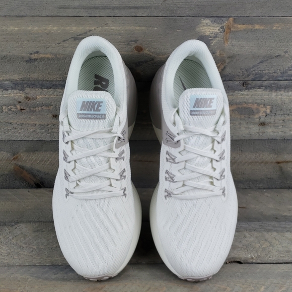 New Wmns Nike Air Zoom Structure 22 Running Shoe - Picture 4 of 8